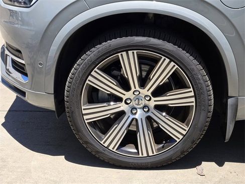 Used 2025 Volvo XC90 T8 Ultra w/ Protection Package Premier image 16