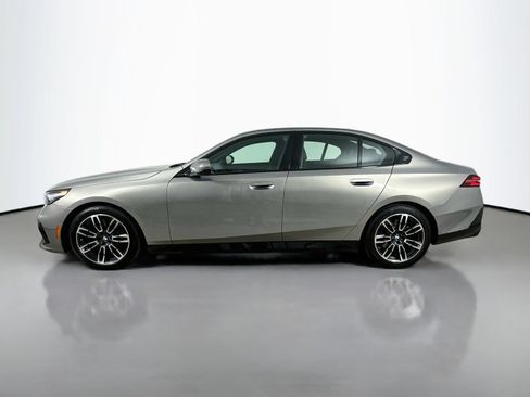Used 2026 BMW 540i xDrive w/ M Sport Package AWD/4WD image 8