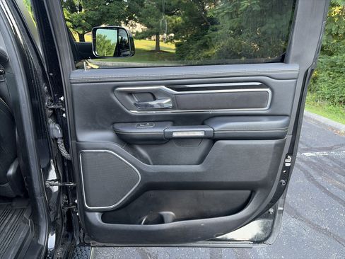 Used 2019 RAM 1500 Laramie AWD/4WD image 28