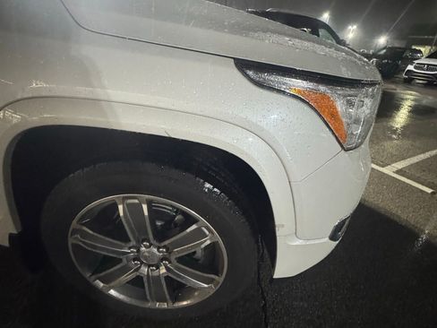 Used 2017 GMC Acadia Denali w/ Technology Package image 5