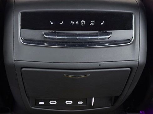 Used 2023 Cadillac Escalade Sport Platinum w/ LPO, ONYX Package AWD/4WD image 16