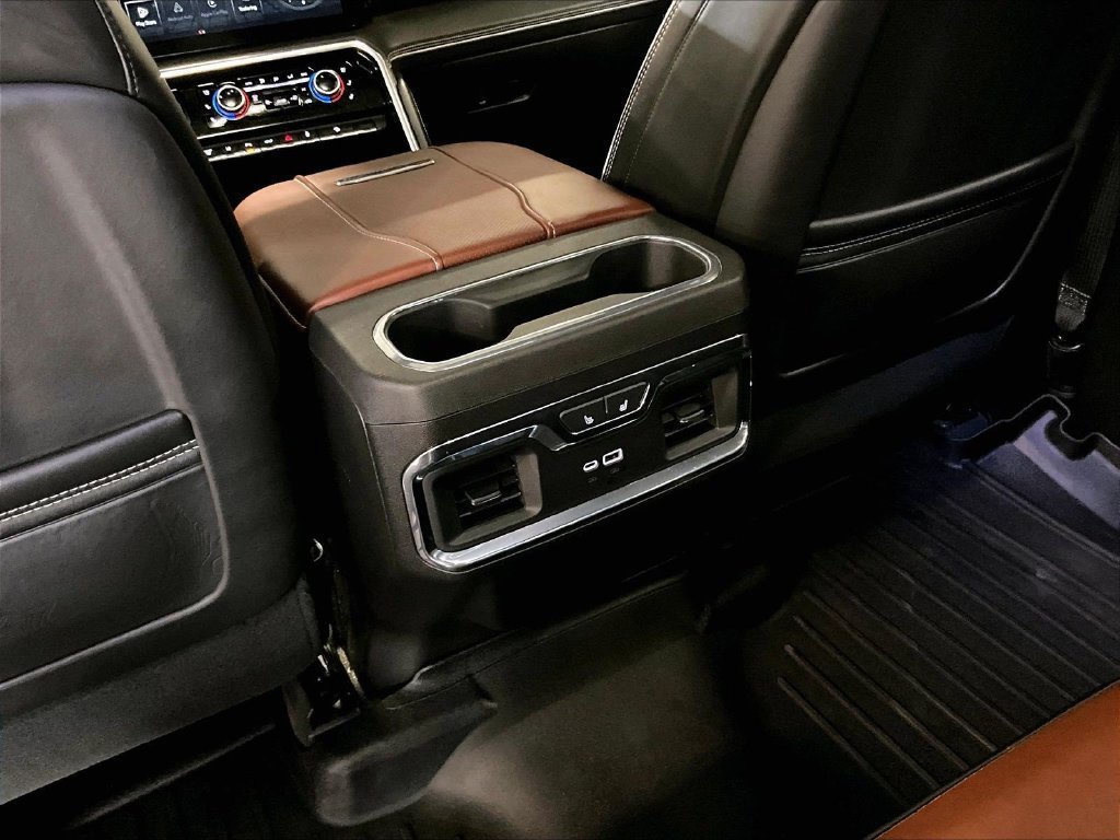 Used 2024 GMC Sierra 2500 Denali Ultimate AWD/4WD image 28