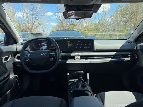 Used 2025 Kia K4 LXS image 32