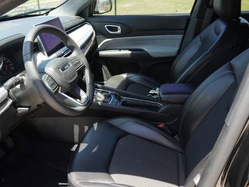 Used 2023 Jeep Compass Latitude AWD/4WD image 18