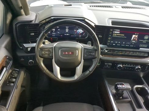 Used 2022 GMC Sierra 1500 Elevation w/ Preferred Package image 16