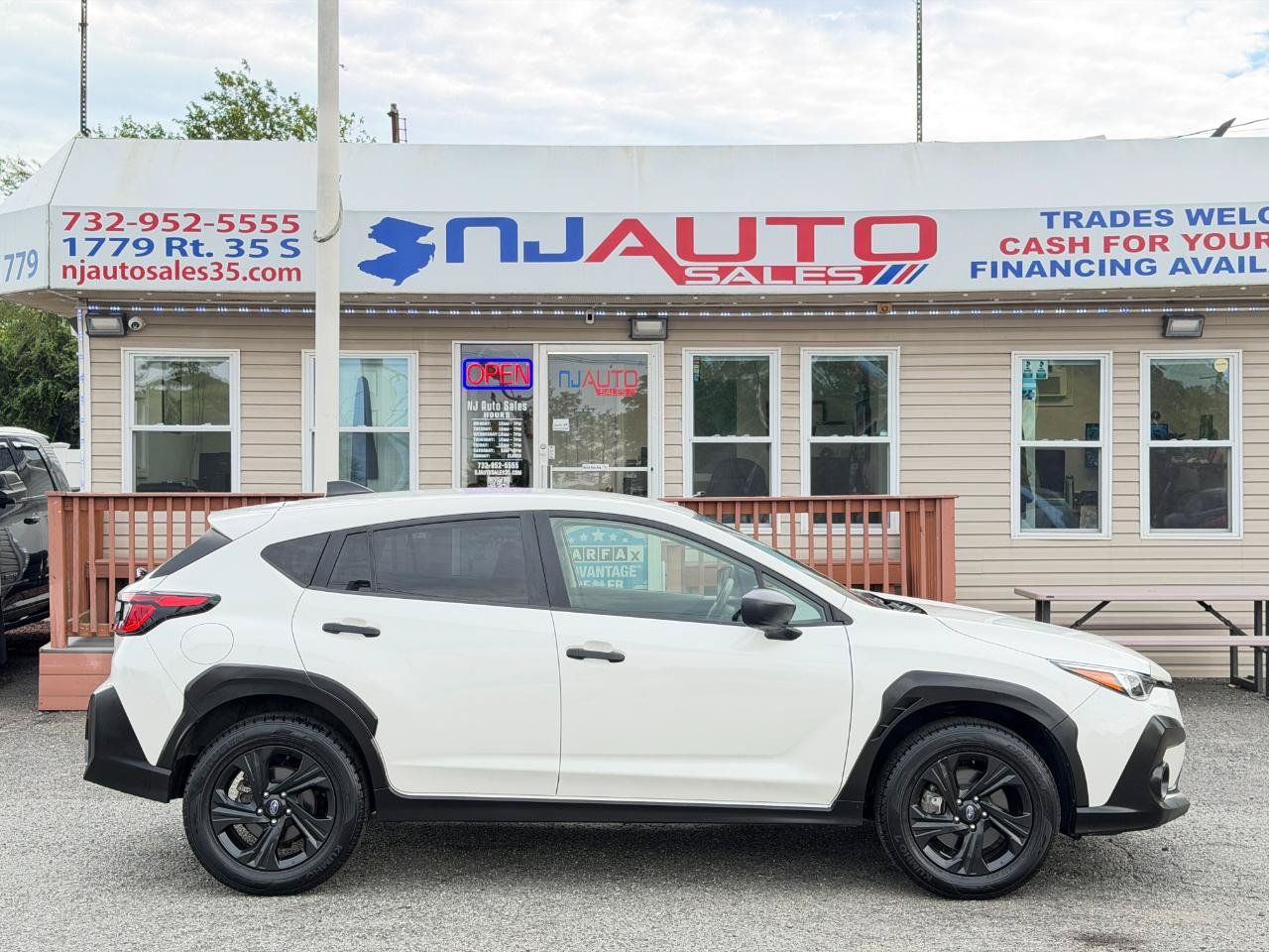 Used 2024 Subaru Crosstrek 2.0i AWD/4WD image 3