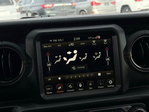 Used 2023 Jeep Wrangler Altitude image 26