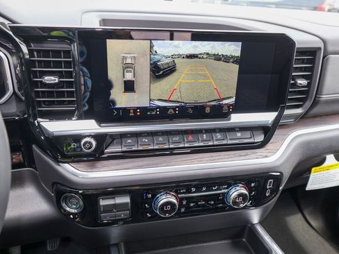 New 2026 GMC Sierra 1500 SLT AWD/4WD image 17