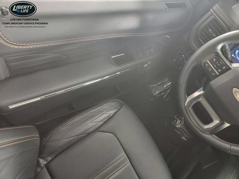 Used 2024 Ford Expedition Max Platinum AWD/4WD image 30
