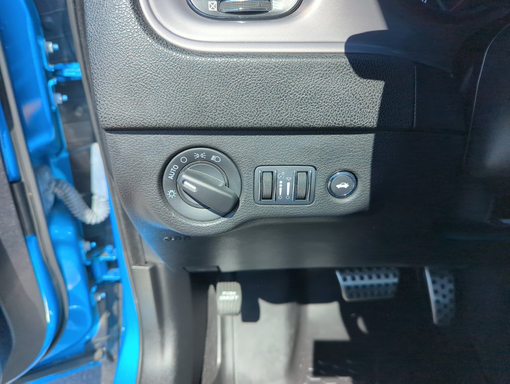 Used 2023 Dodge Charger R/T w/ Blacktop Package RWD image 19