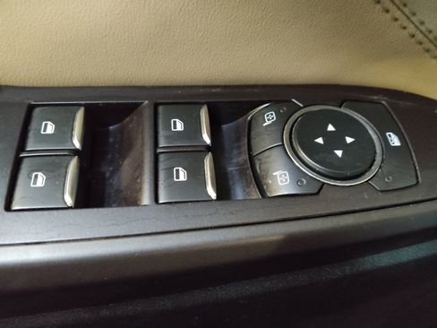 Used 2020 Ford Explorer XLT w/ Equipment Group 202A image 27