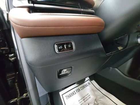 Used 2025 Lincoln Navigator L Reserve AWD/4WD image 28