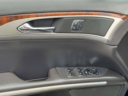 Used 2013 Lincoln MKZ FWD image 19