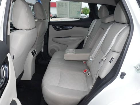 Used 2020 Nissan Rogue Sport SV FWD image 25