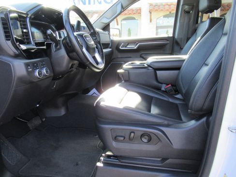 Used 2024 GMC Sierra 1500 SLT image 6