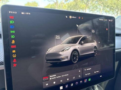Used 2024 Tesla Model Y Long Range AWD/4WD image 24