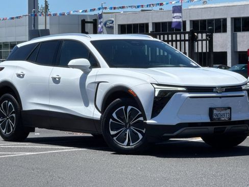 Used 2024 Chevrolet Blazer EV LT AWD/4WD image 2