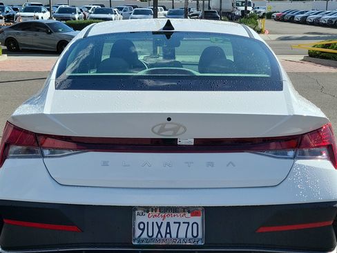 Certified 2025 Hyundai Elantra SE image 26