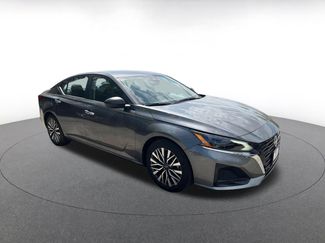 Used 2025 Nissan Altima 2.5 SV video 1