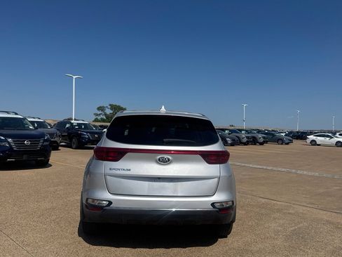 Used 2020 Kia Sportage LX AWD/4WD image 17
