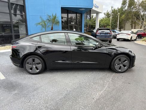 Used 2023 Tesla Model 3 Standard Range image 9