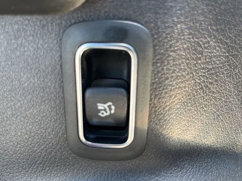 Used 2020 Mercedes-Benz GLB 250 4MATIC image 16