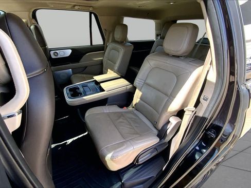 Used 2022 Lincoln Navigator Reserve AWD/4WD image 21
