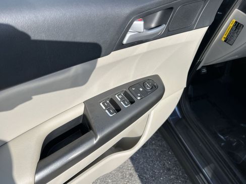 Used 2020 Kia Sportage LX AWD/4WD image 14