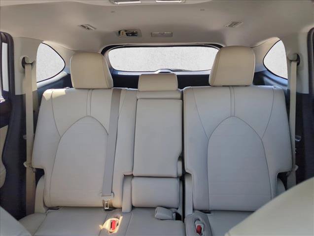 Used 2021 Toyota Highlander XLE FWD image 22