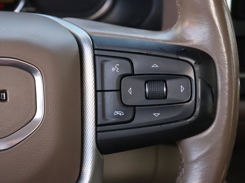 Used 2021 GMC Yukon Denali w/ Denali Premium Package image 17