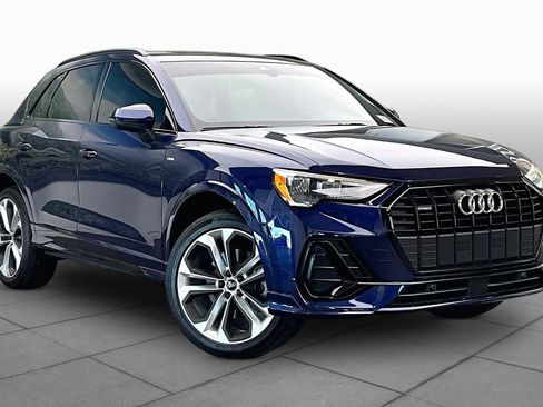 Used 2021 Audi Q3 2.0T Premium w/ Convenience Package AWD/4WD image 3