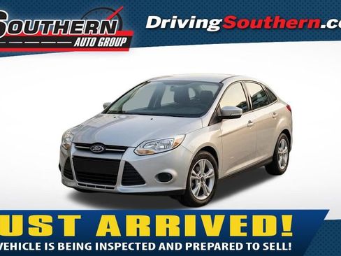 Used 2013 Ford Focus SE w/ SE Winter Pkg FWD image 1