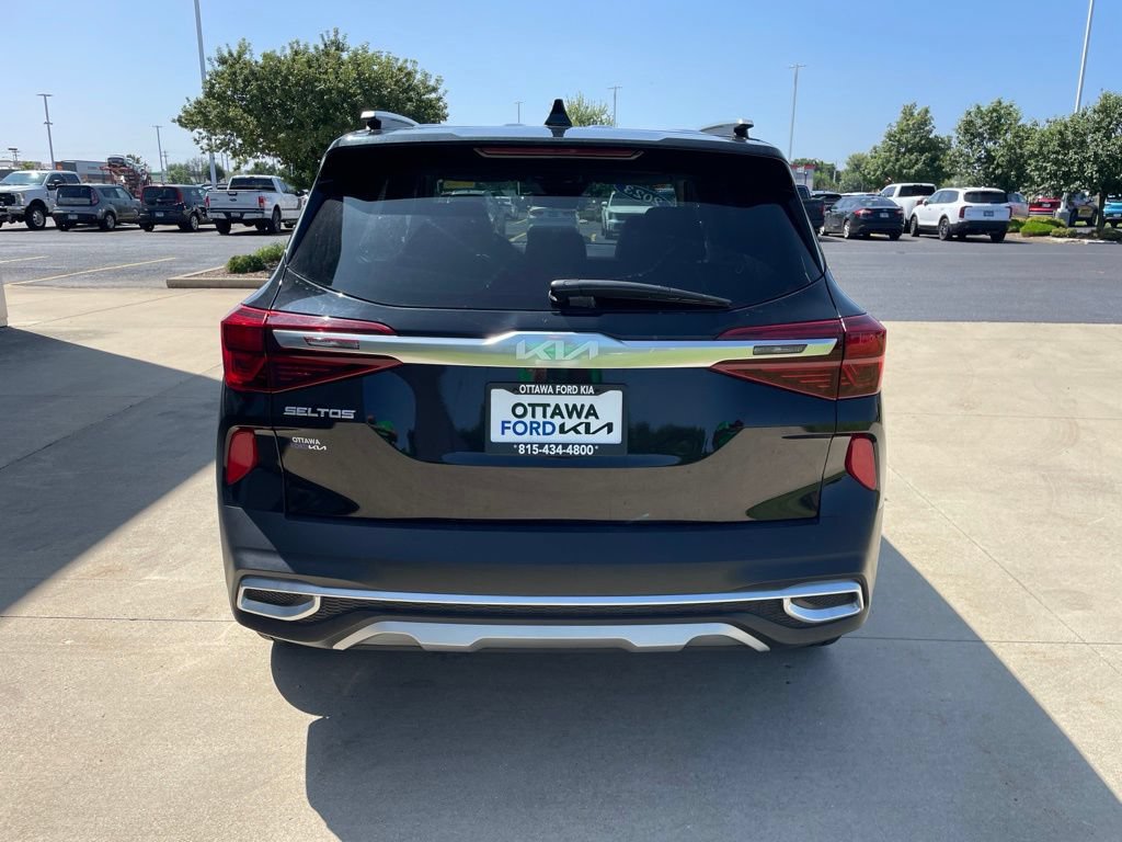 Used 2023 Kia Seltos EX AWD/4WD image 6