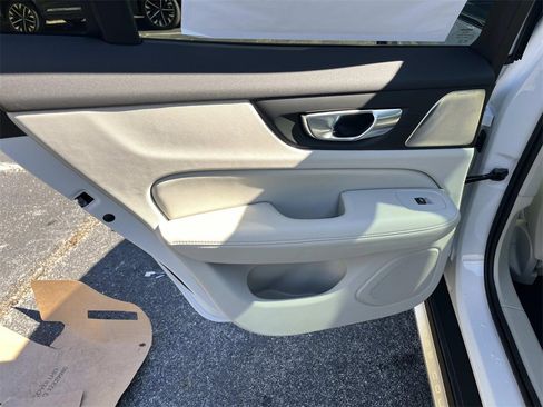 New 2026 Volvo V60 B5 Cross Country Ultra w/ Climate Package image 18