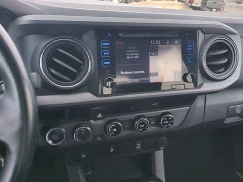 Used 2016 Toyota Tacoma TRD Sport w/ Towing Package image 26