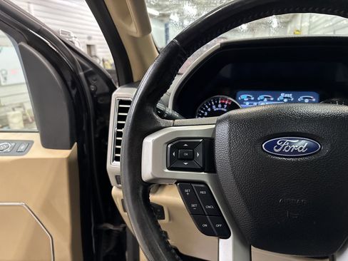 Used 2017 Ford F350 Lariat image 14