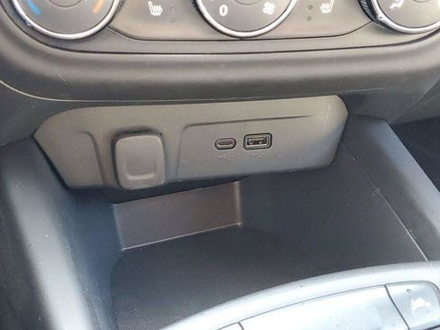 Used 2024 Chevrolet Trax LS w/ LS Convenience Package FWD image 16
