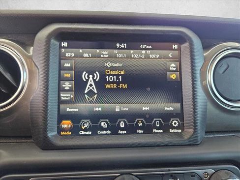 Used 2020 Jeep Gladiator Overland image 11