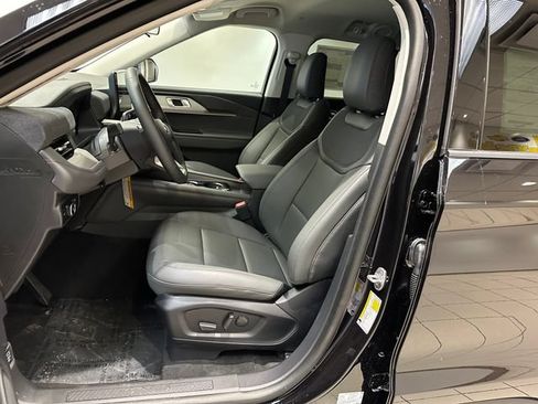 New 2026 Ford Explorer Active AWD/4WD image 6
