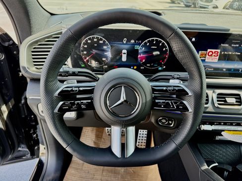 New 2026 Mercedes-Benz GLS 580 4MATIC image 19