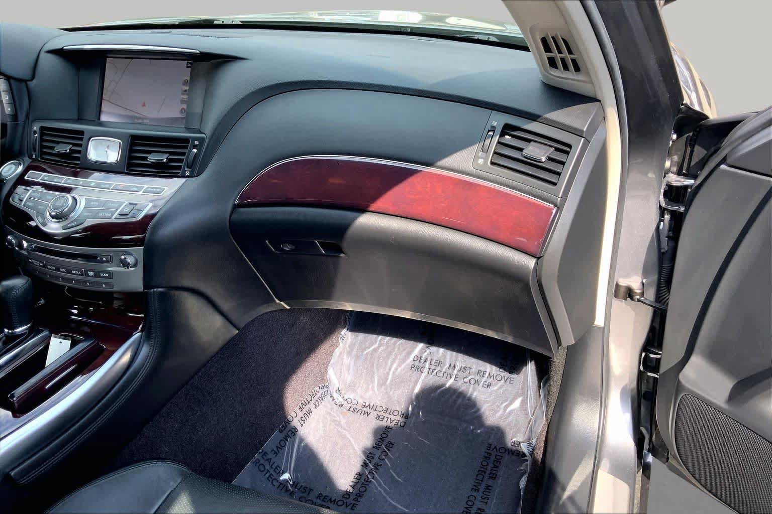 Used 2019 INFINITI Q70 L 3.7 AWD/4WD image 19