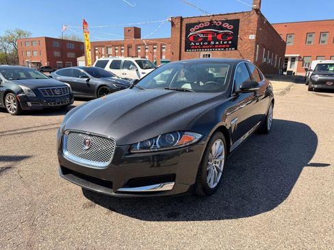 Used 2015 Jaguar XF Premium RWD image 1