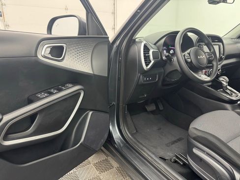 Used 2023 Kia Soul LX w/ Option Group 015 FWD image 14