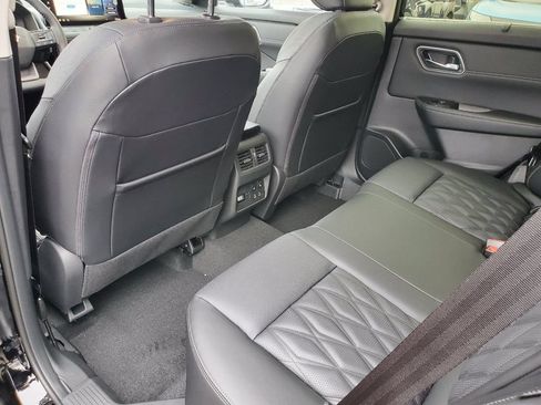 New 2026 Nissan Rogue Platinum w/ Platinum Premium Package AWD/4WD image 12