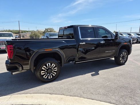Used 2025 GMC Sierra 2500 Denali Ultimate image 10