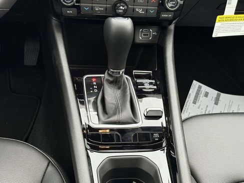 New 2026 Jeep Compass Limited w/ Sun, Sound & Navigation Group AWD/4WD image 23