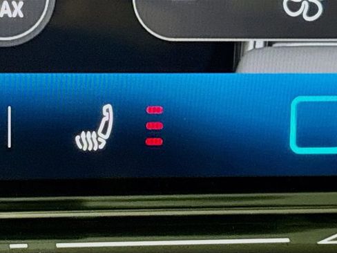 New 2025 Volkswagen Tiguan SE image 19