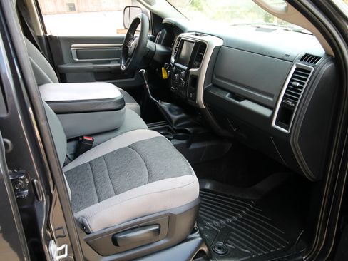 Used 2016 RAM 2500 SLT w/ Luxury Group AWD/4WD image 35