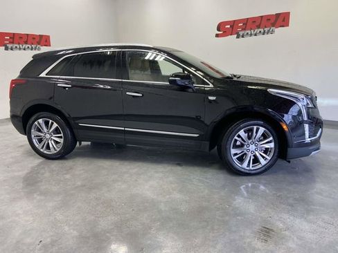 Used 2024 Cadillac XT5 Premium Luxury w/ Technology Package image 2