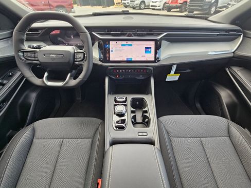 New 2026 Jeep Cherokee Laredo image 9